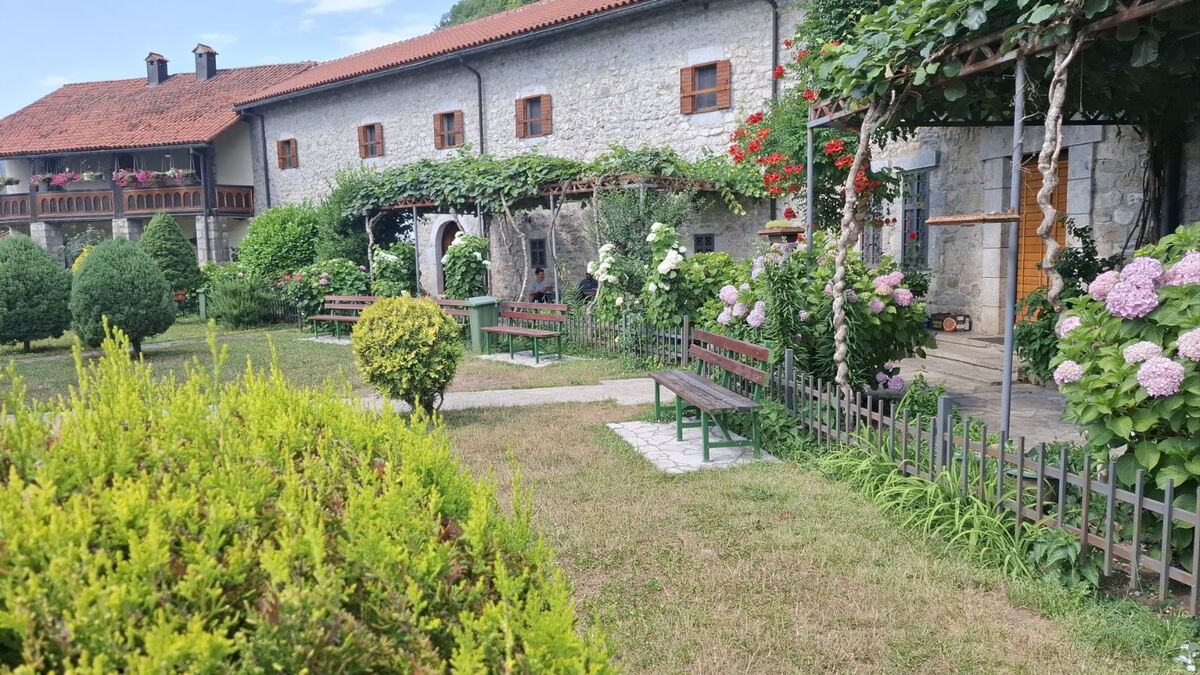 tui-store-pau-lons-mont&eacute;n&eacute;gro-_14.jpg