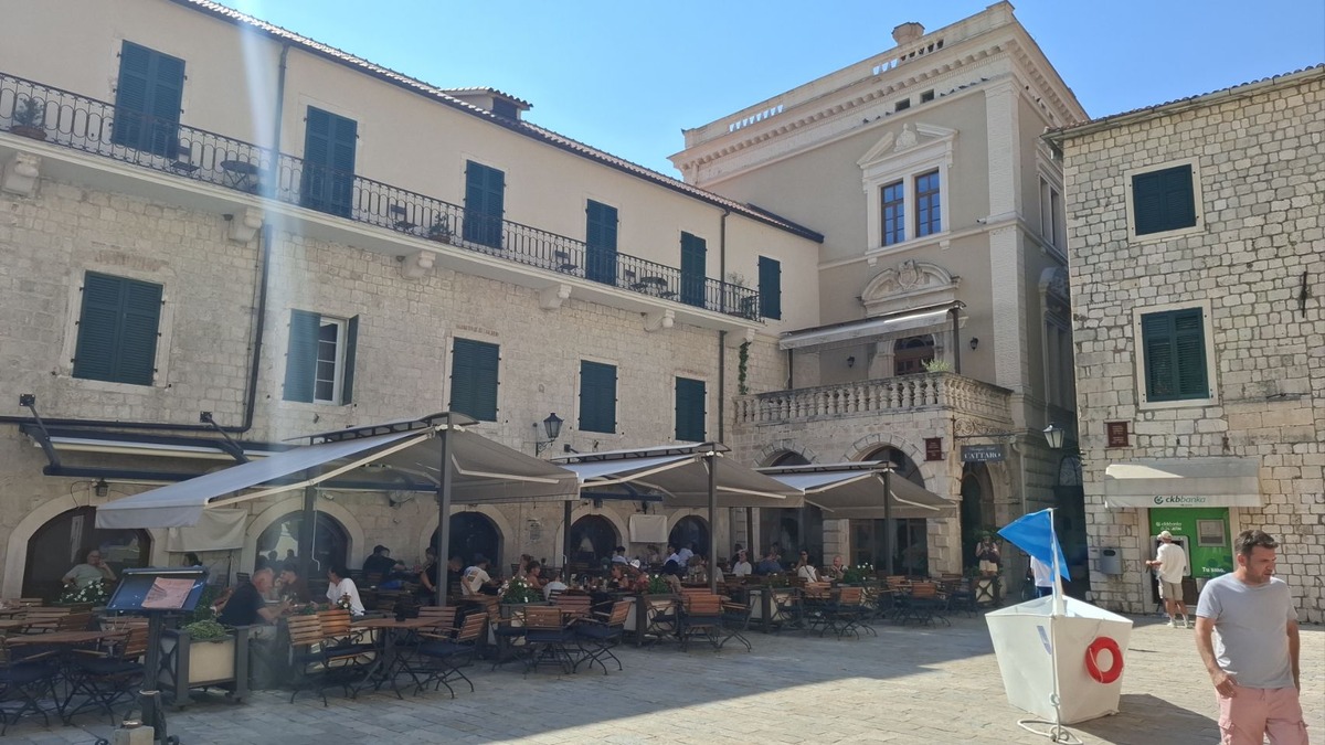 tui-store-pau-lons-mont&eacute;n&eacute;gro-_31.jpg