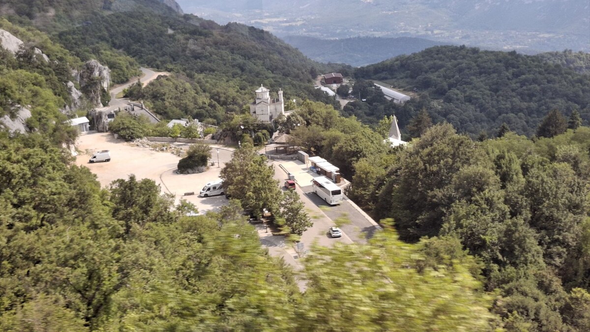 tui-store-pau-lons-ostrog-5.jpg