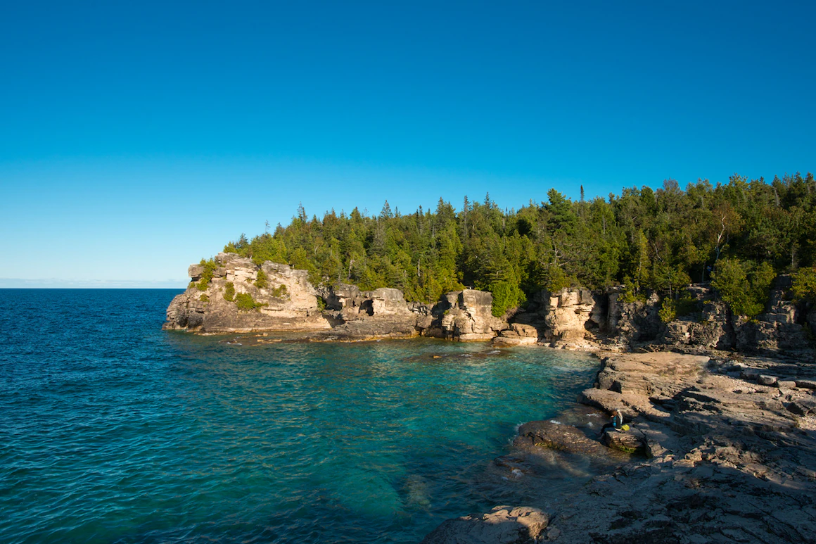 tui-store-pau-lons-cantons-de-l'est-canada-5.webp
