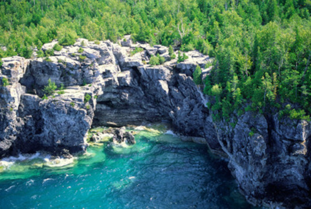 tui-store-pau-lons-cantons-de-l'est-canada-6.jpg