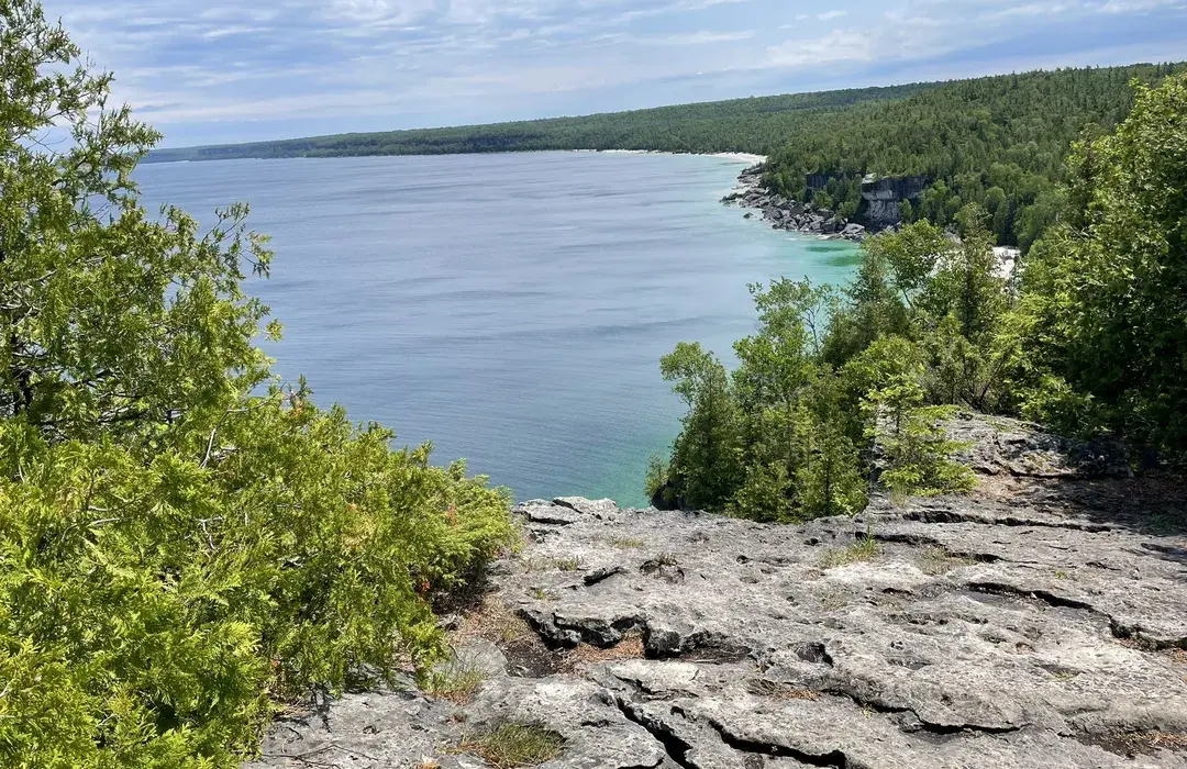 tui-store-pau-lons-cantons-de-l'est-canada-7.webp