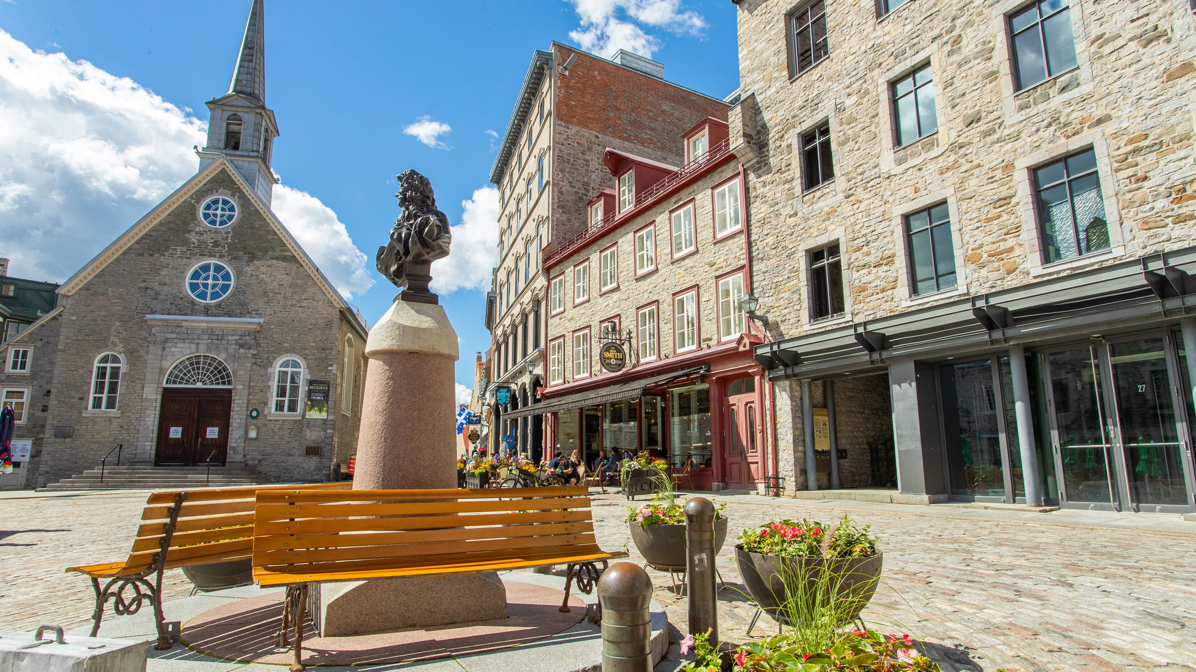 tui-store-pau-lons-cantons-de-l'est-canada-38.webp