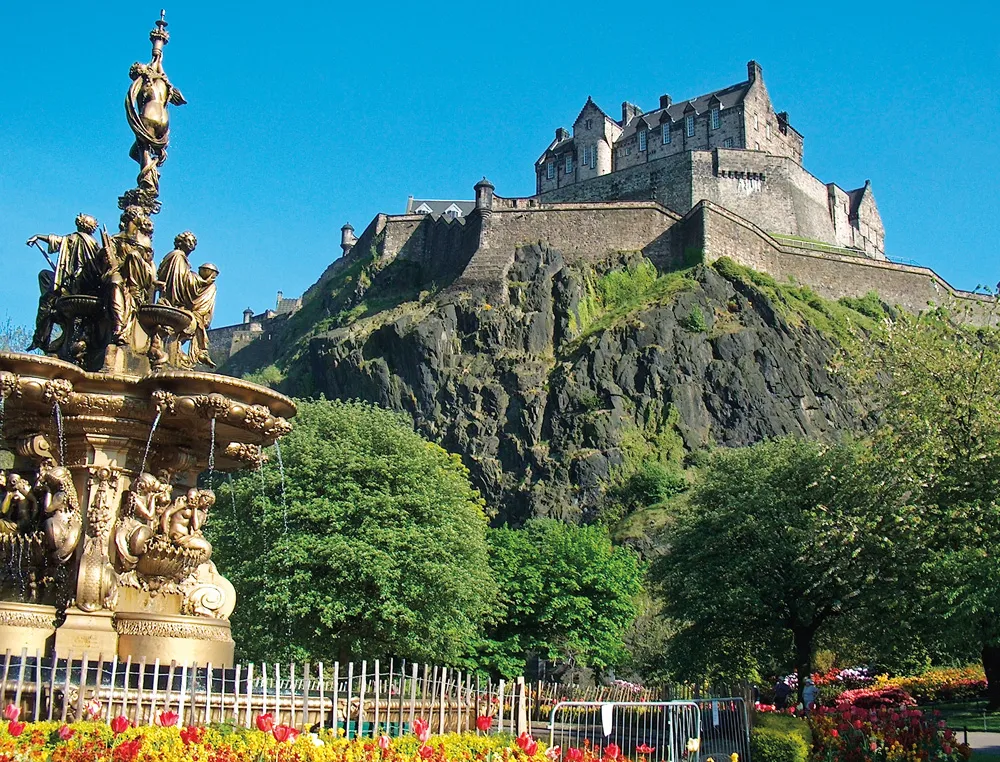 tui-store-pau-lons-road-trip-chateaux-ecosse-2.webp